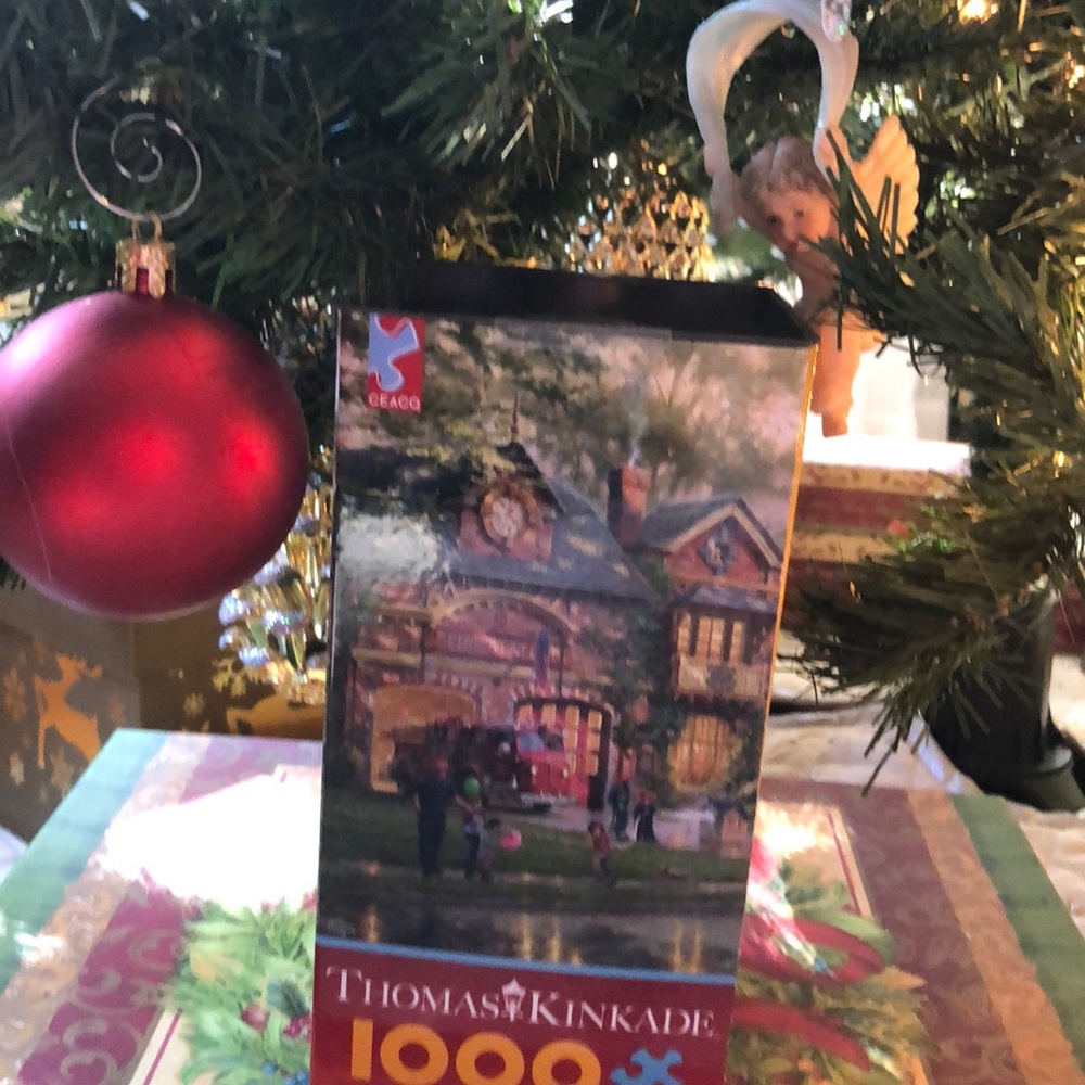A Thomas Kinkade 1000 piece puzzle